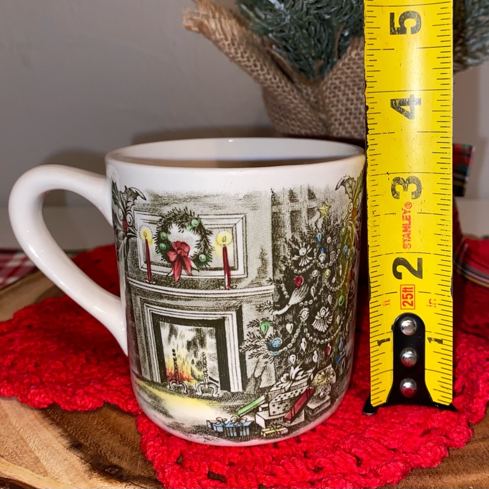 Vintage Johnson Brothers Merry Christmas (“A Genuine Hand Engraving”) Mug - Picture 6 of 10